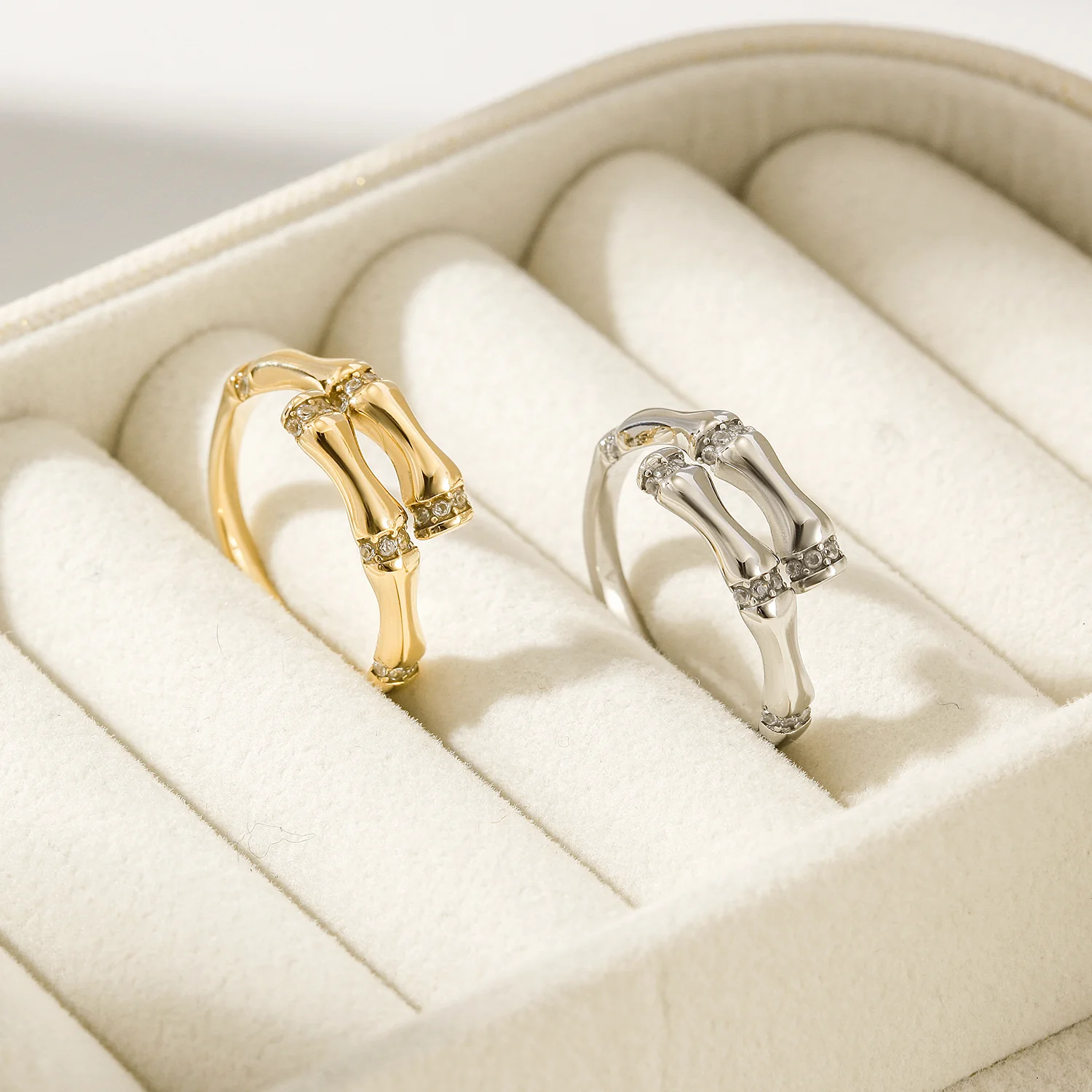 Ciunofor-14K-Gold-Bamboo-Chic-Stacking-Ring-04