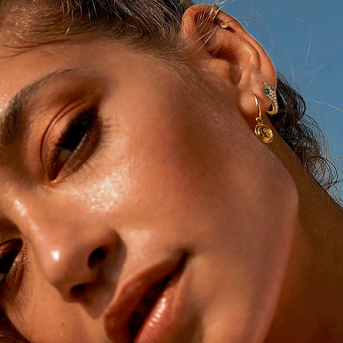 Fettero-14K-Gold-Plated-Spike-Huggie-Hoop-Earrings-02