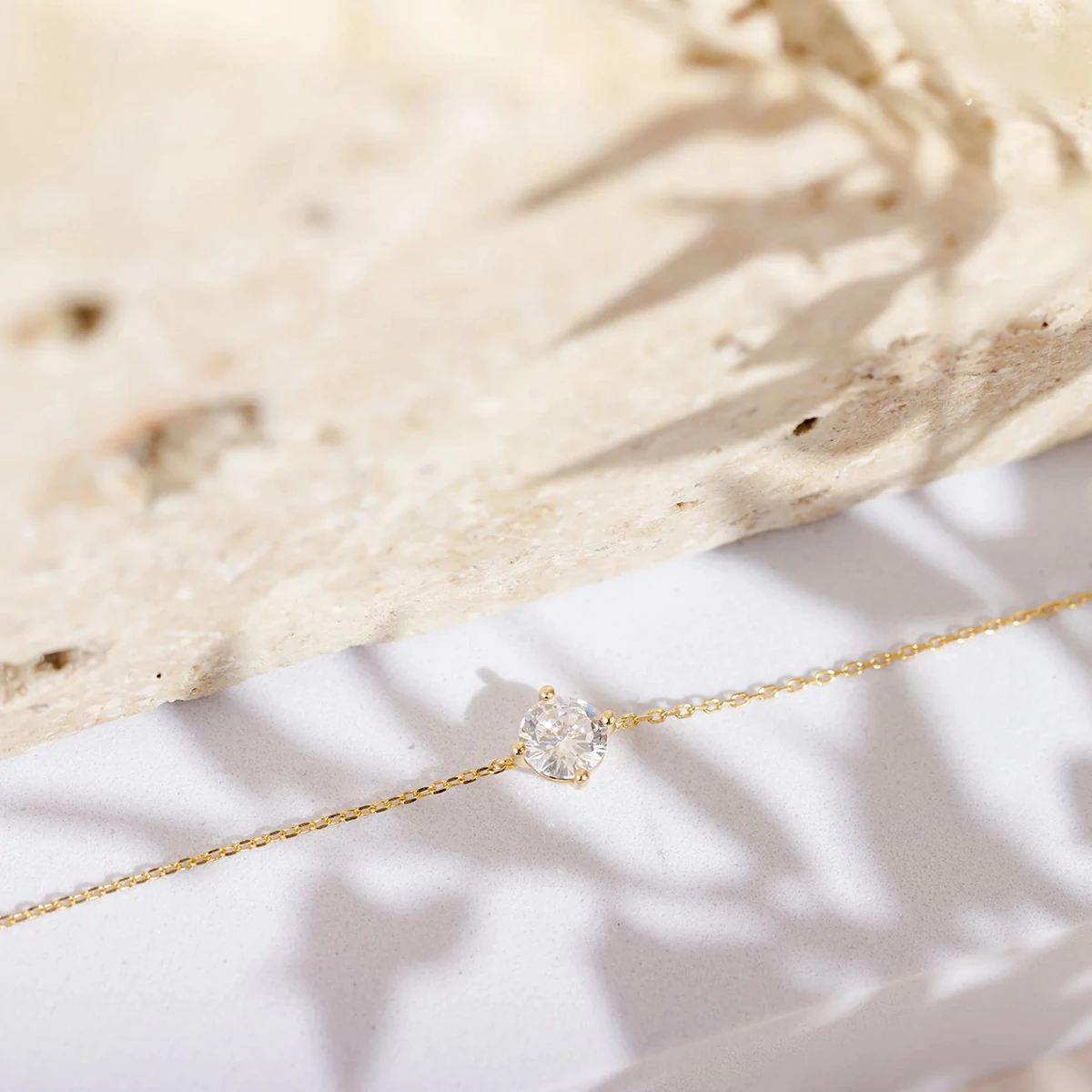 PAVOI-Solitaire-Bracelet-02