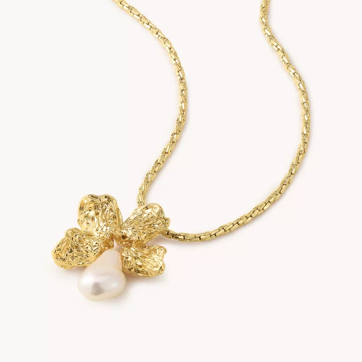 ARSIS | Baroque Pearl Five-petal Flower Necklace