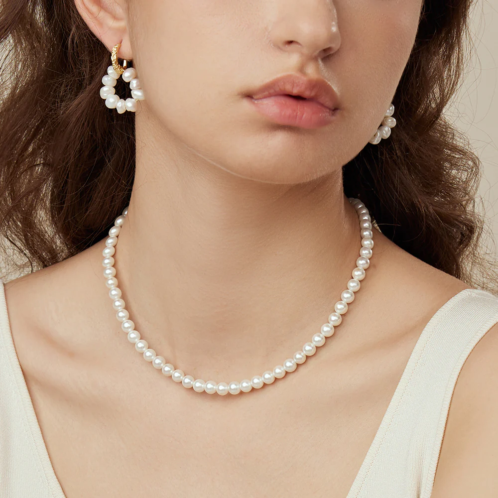 ARSIS-Baroque-Pearl-Huggie-Garland-Earrings-03