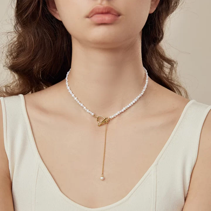 ARSIS | Baroque Pearl OT-Shaped Clasp Y Necklace